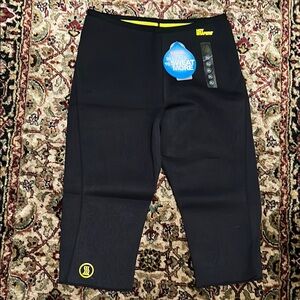 Women's Black Sweat-Enhancing Capri Leggings Size XL Workout Activewear New